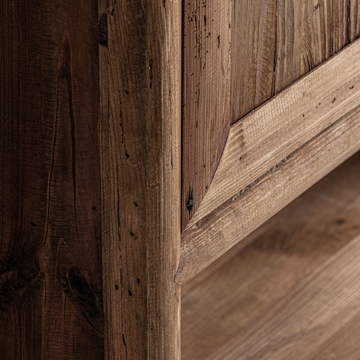 Armoire de rangement en bois de pin