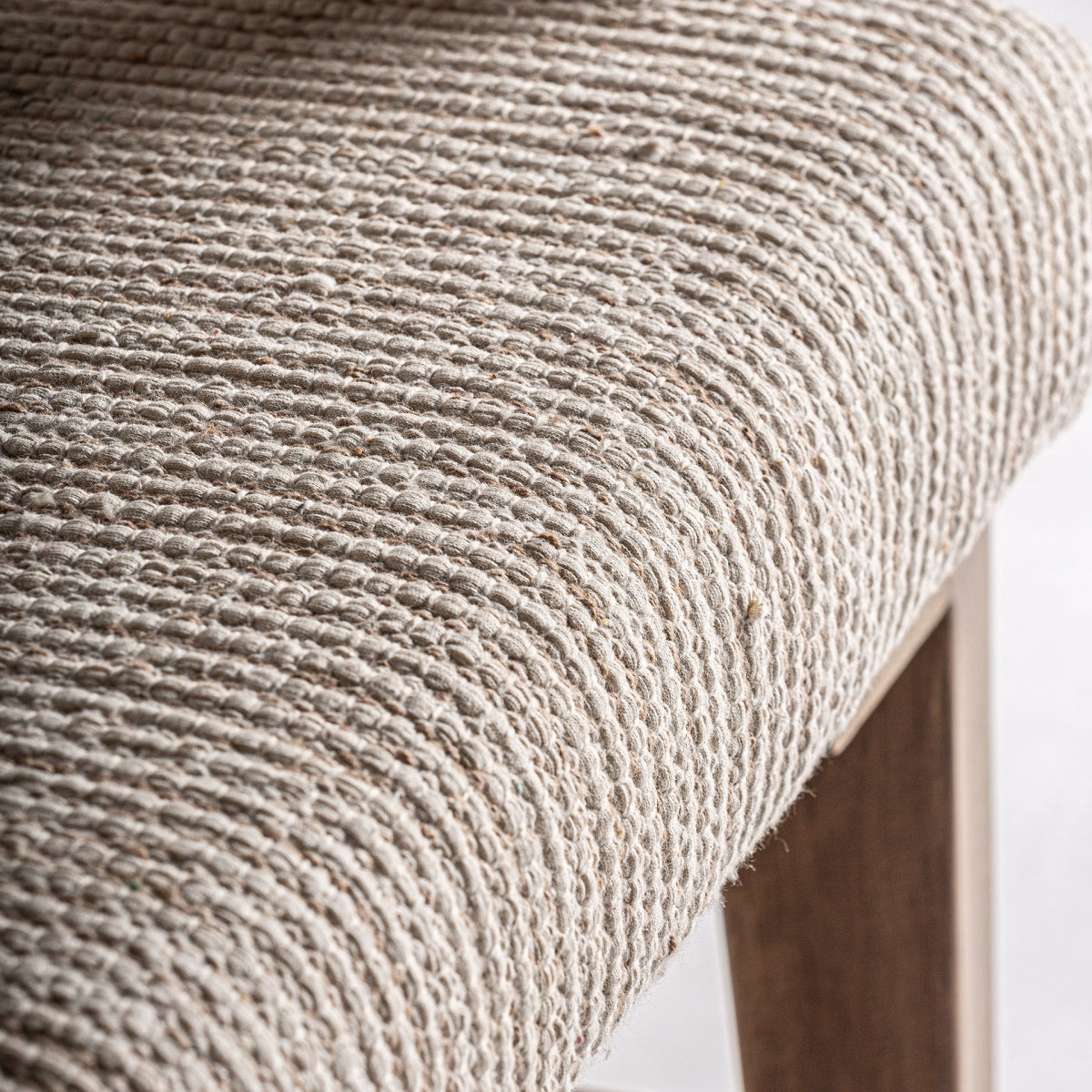 Fauteuil d'appoint en manguier, osier et tissu beige