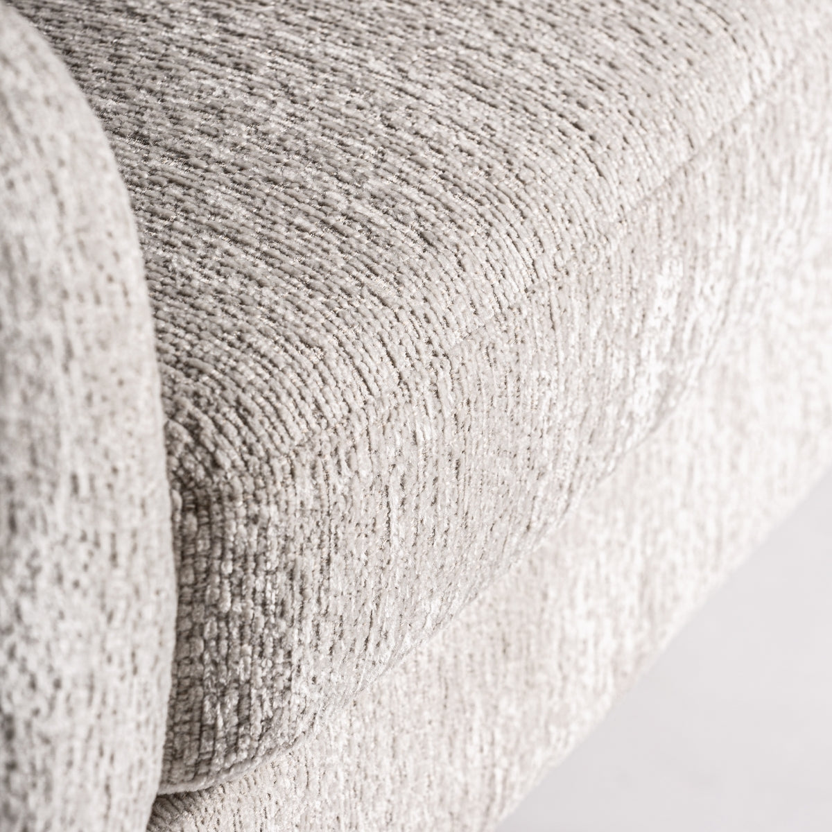Fauteuil pivotant en tissu blanc cassé