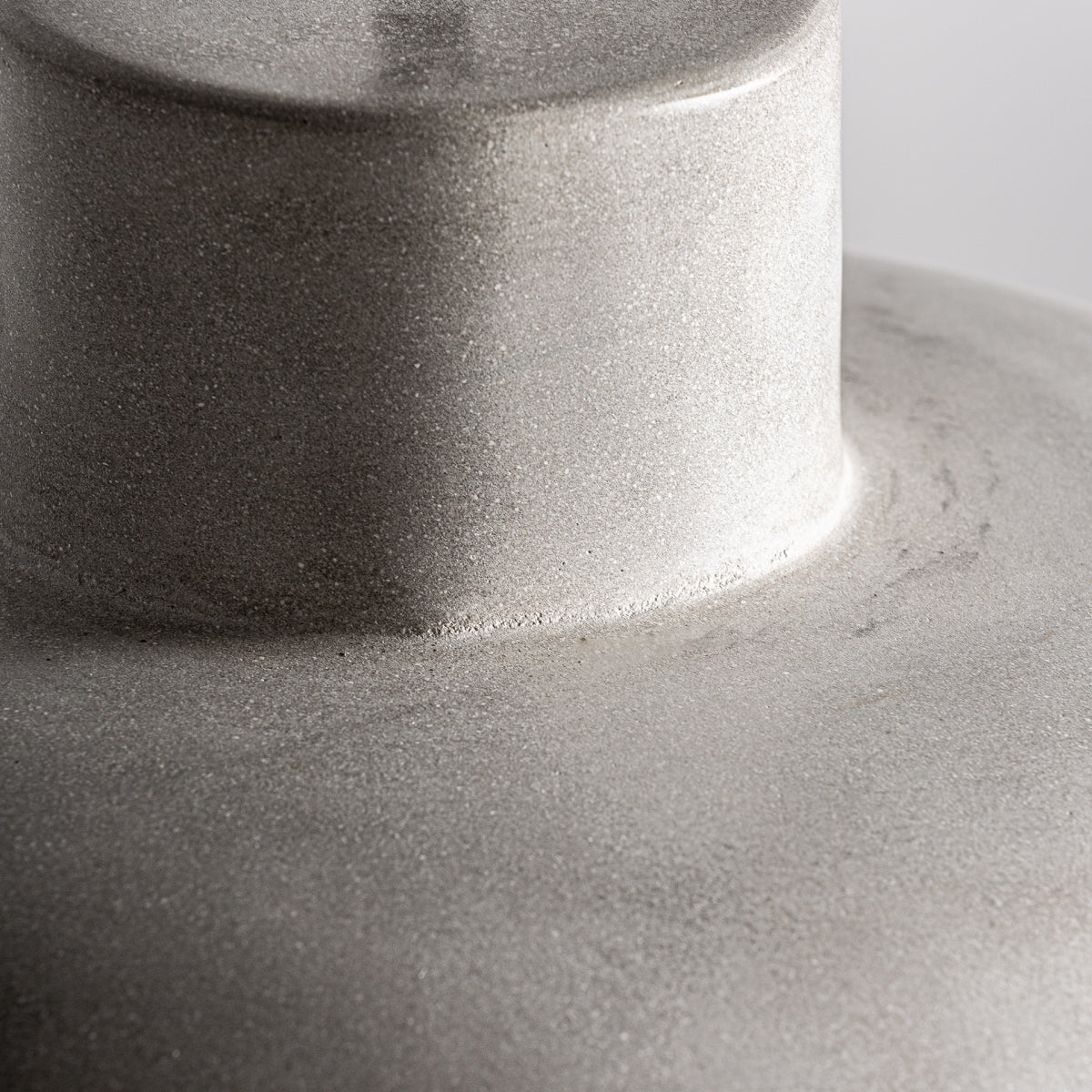 Lustre en ciment gris