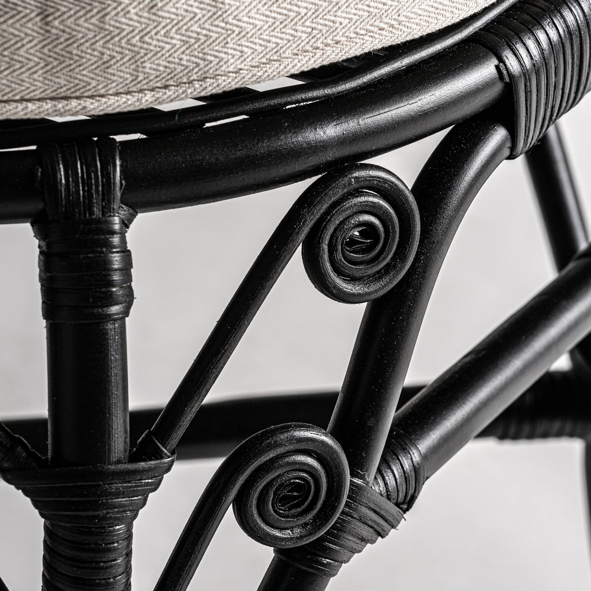 Chaise de salle à manger en rotin noir