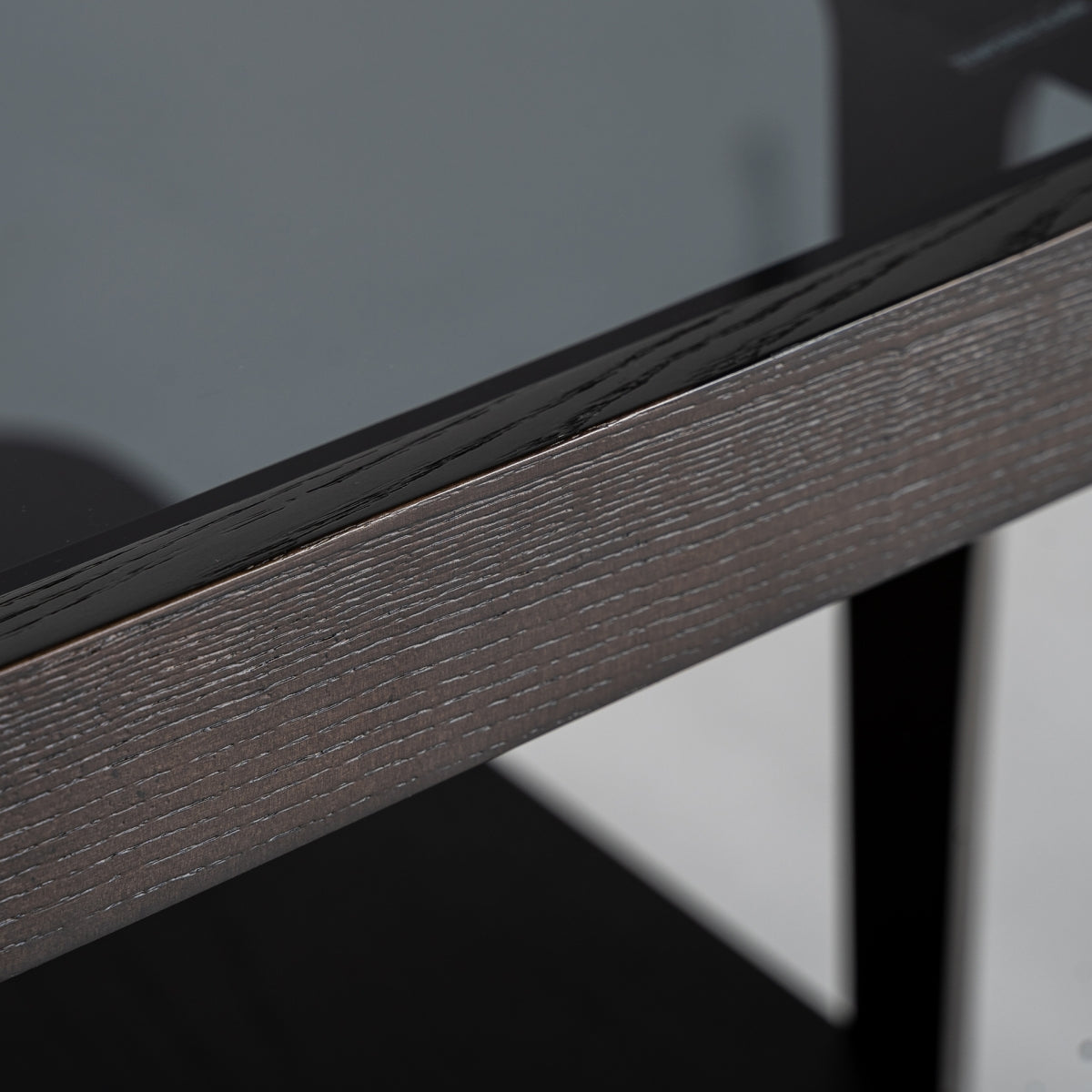 Table d'appoint en verre et en bois