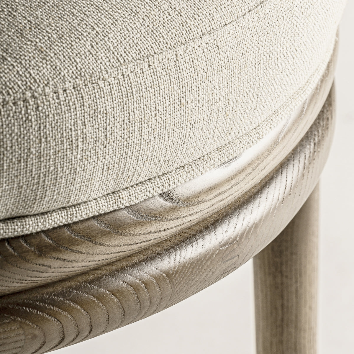 Chaise de salle à manger en tissu blanc