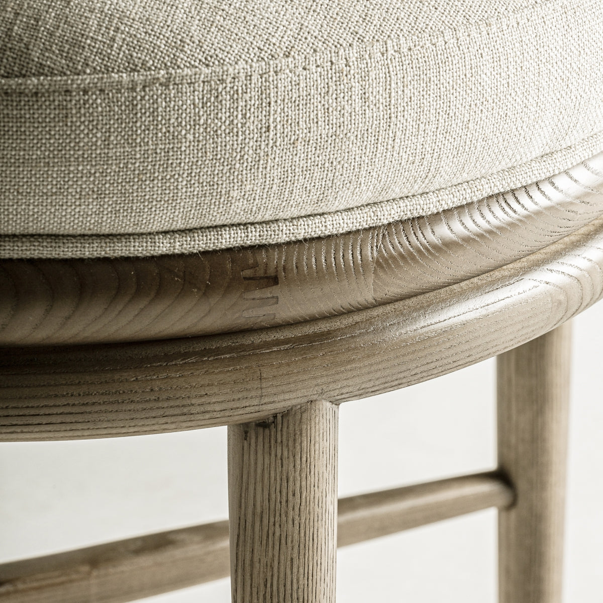 Chaise de salle à manger en tissu blanc