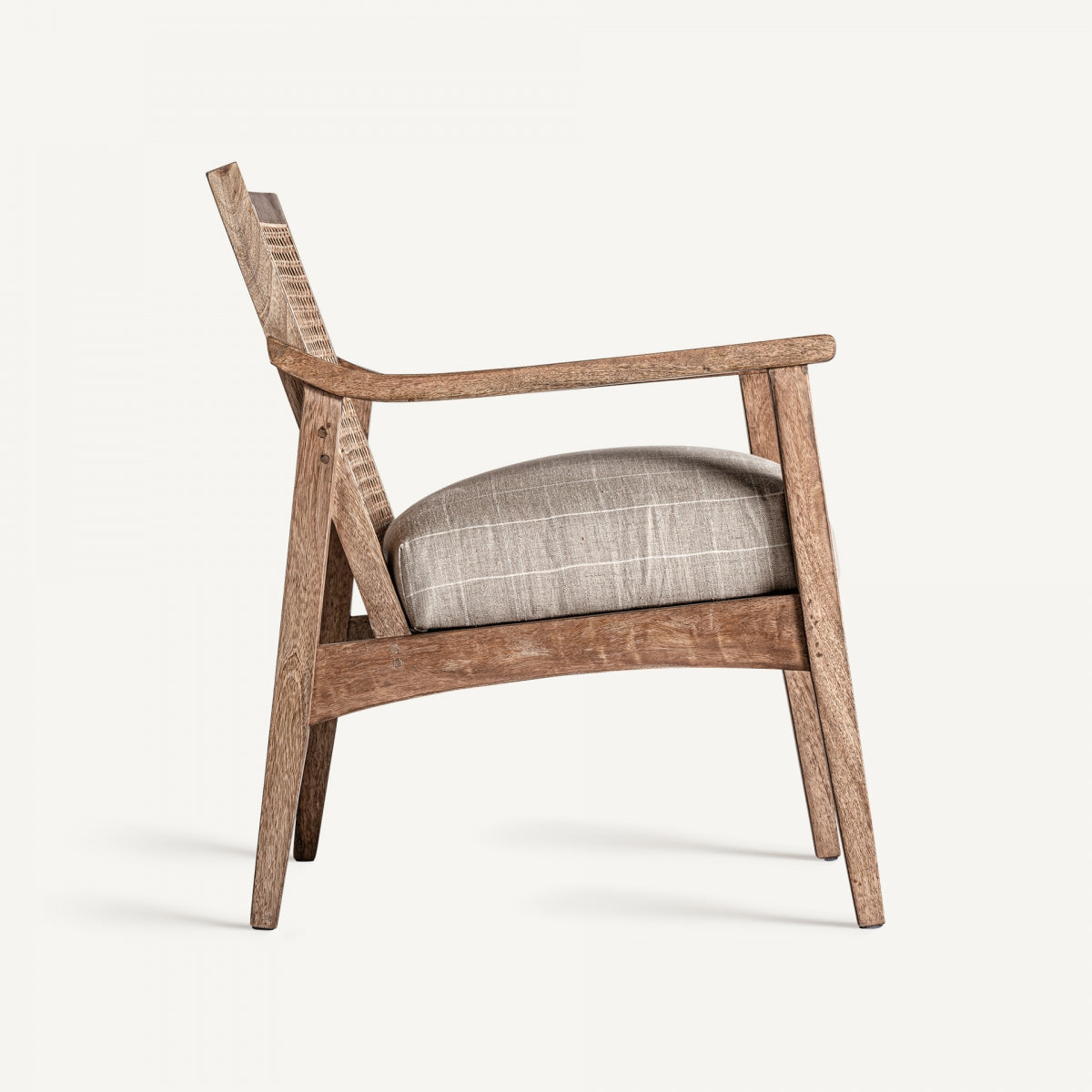 Fauteuil en tissu beige et rotin