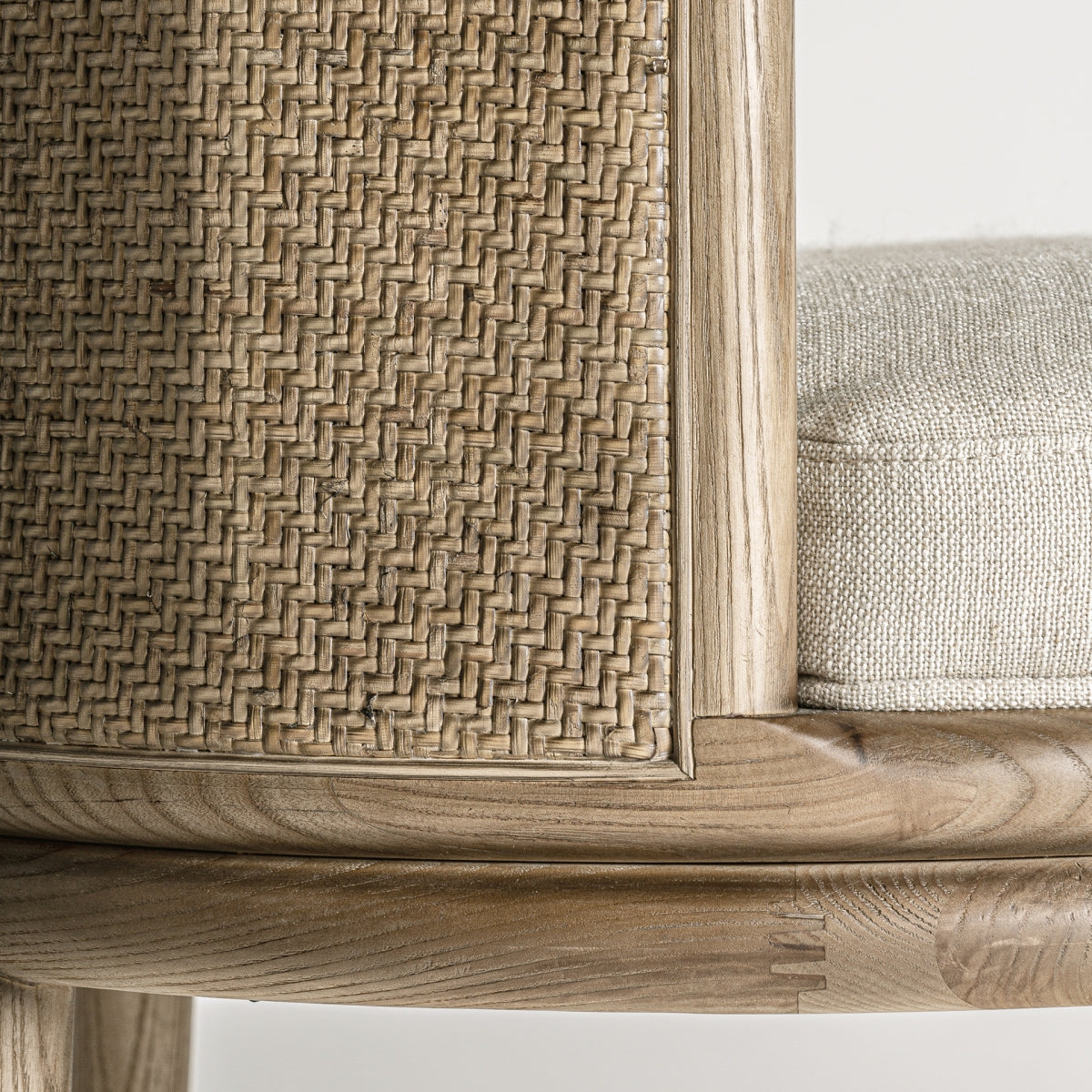 Chaise de salle à manger en tissu blanc