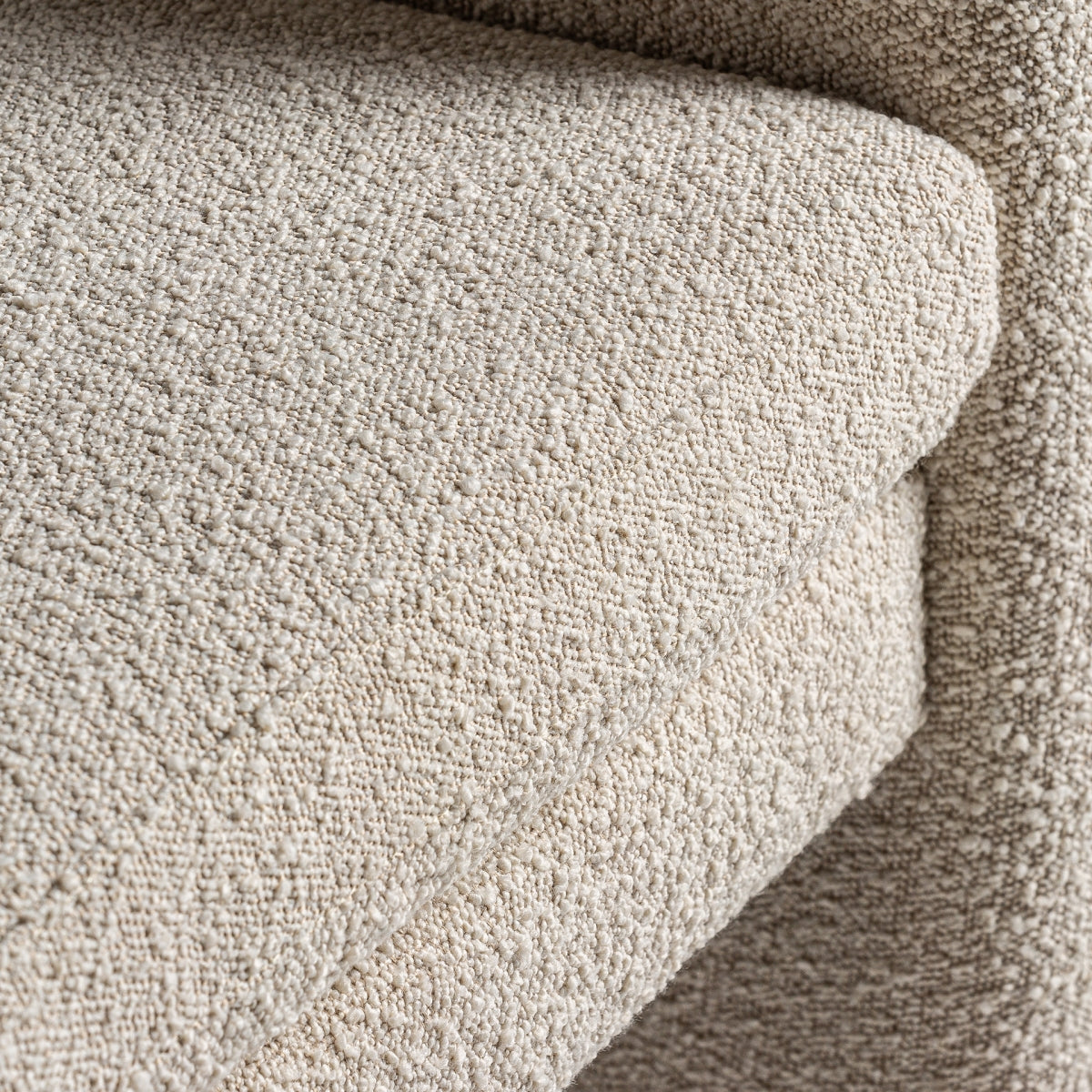 Fauteuil bouclé crème