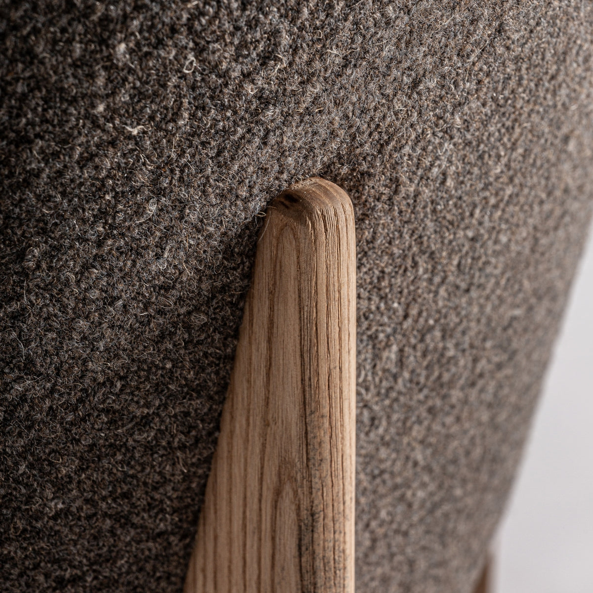 Chaise de salle à manger en tissu marron