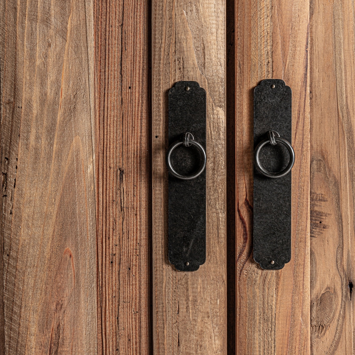 Armoire de rangement en bois de pin