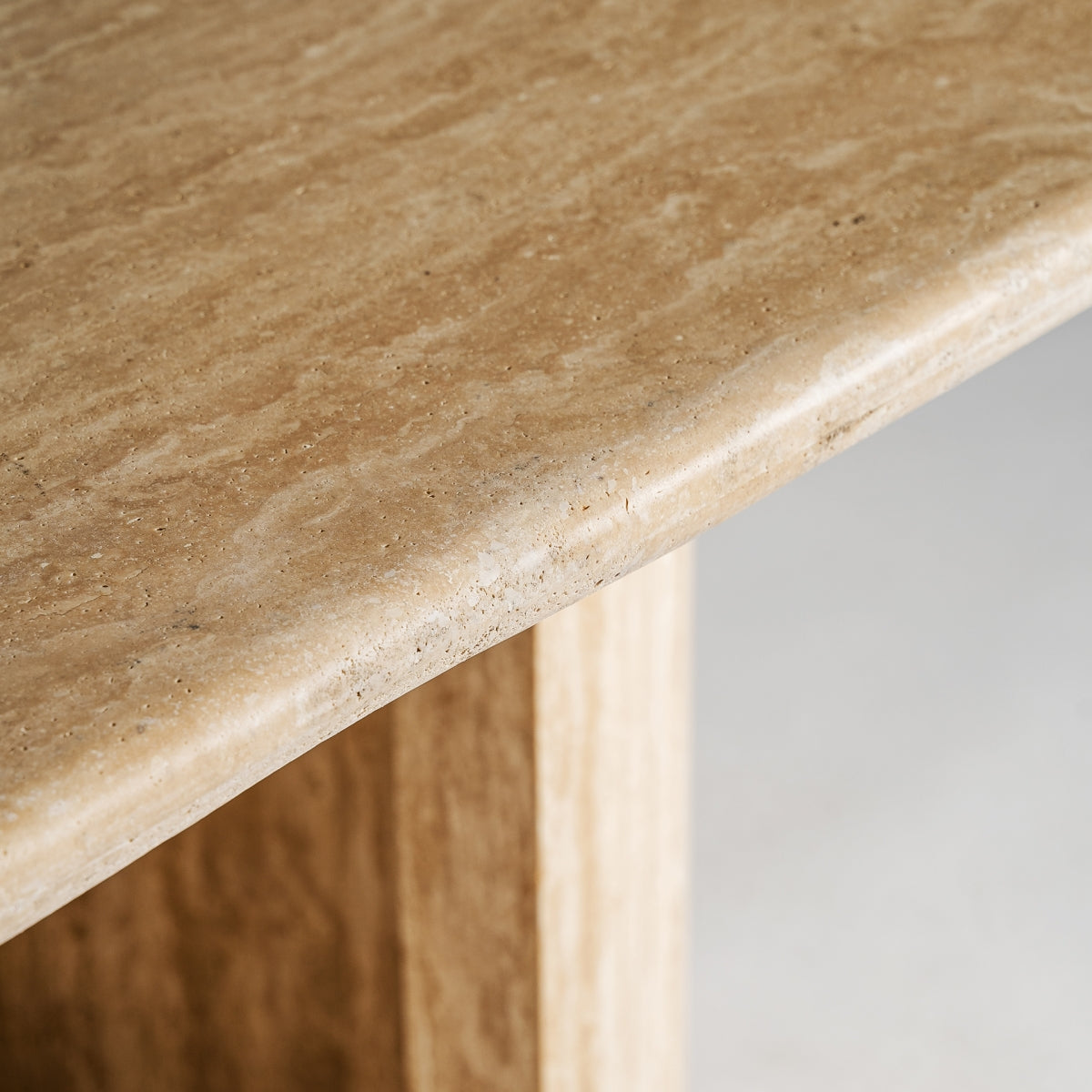 Table de salle à manger en travertin beige