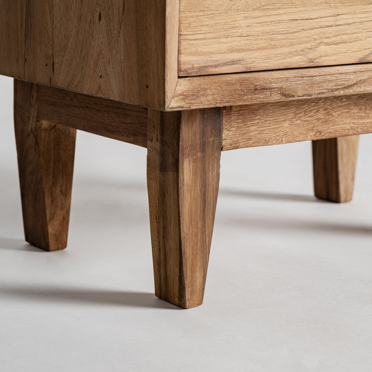Table de chevet en bois recyclé