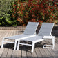 Ensemble de 2 bains de soleil et table d'appoint en textilène gris - aluminium blanc