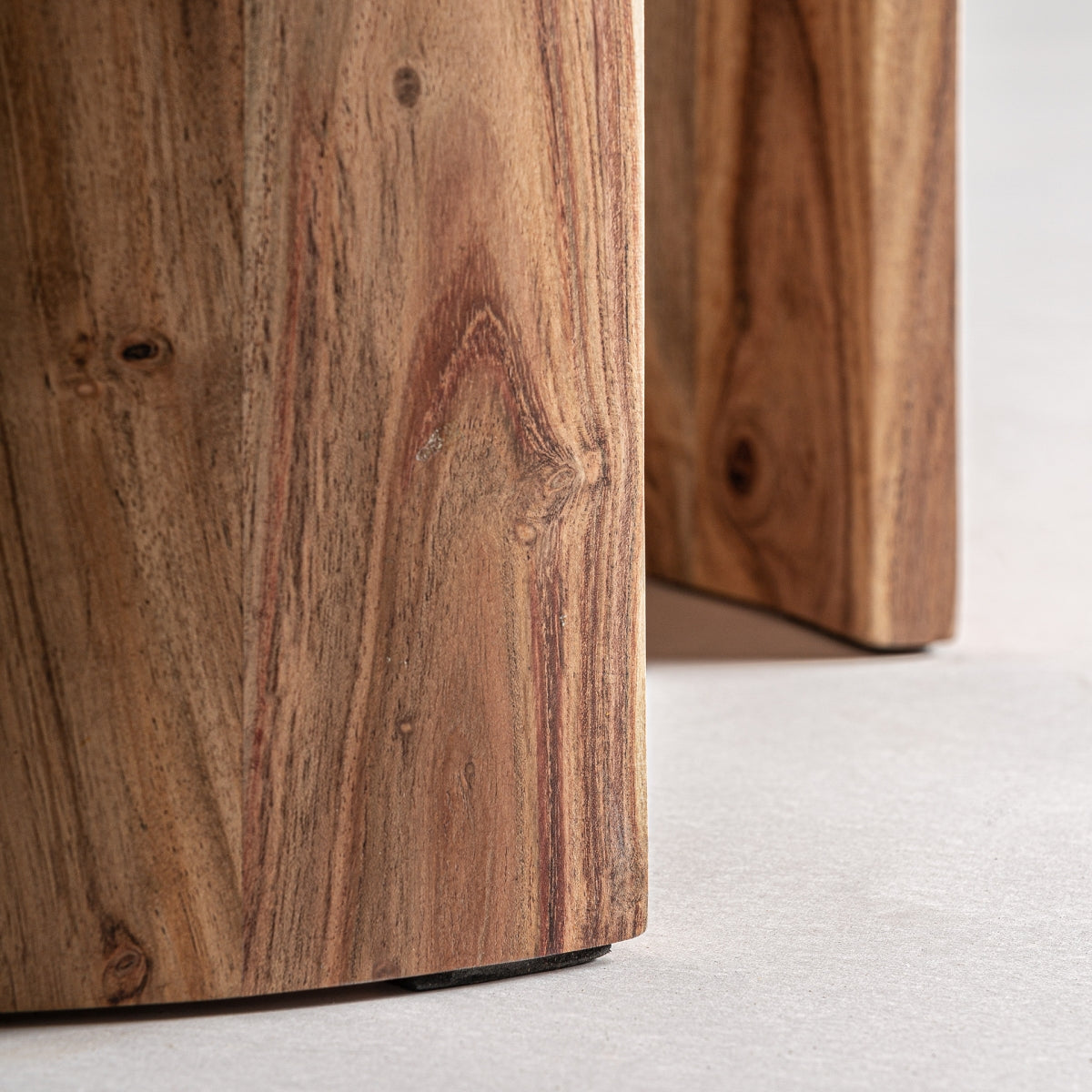 Table d'appoint en travertin beige et bois d'acacia