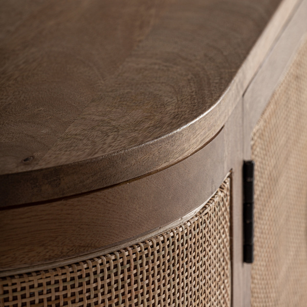 Buffet en bois de manguier et rotin